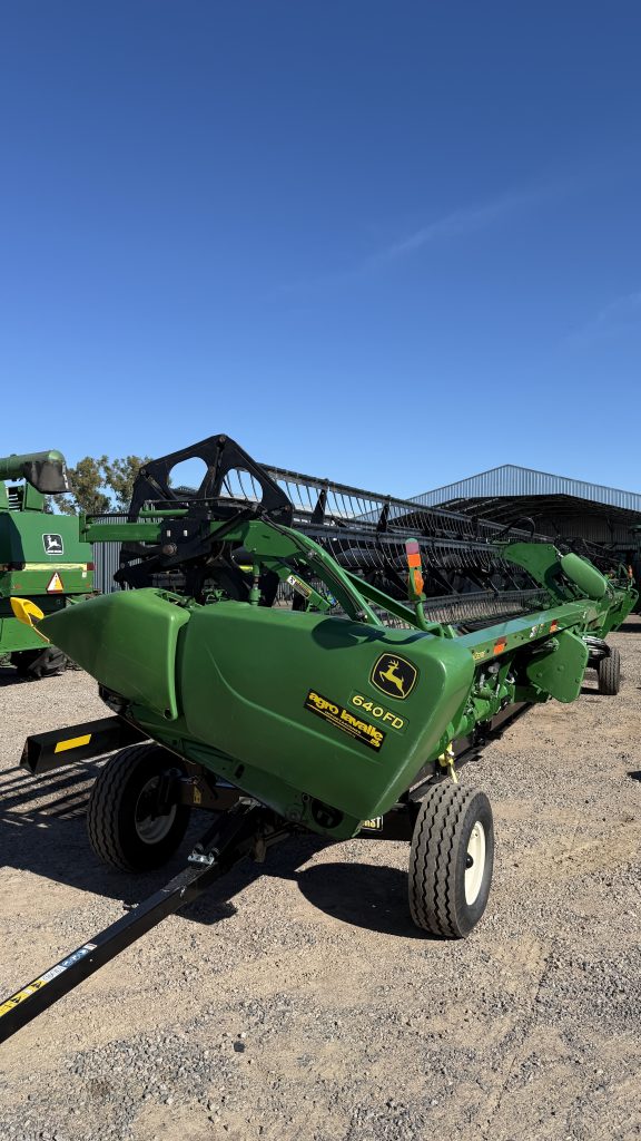 PLATAFORMA JD 640 FD